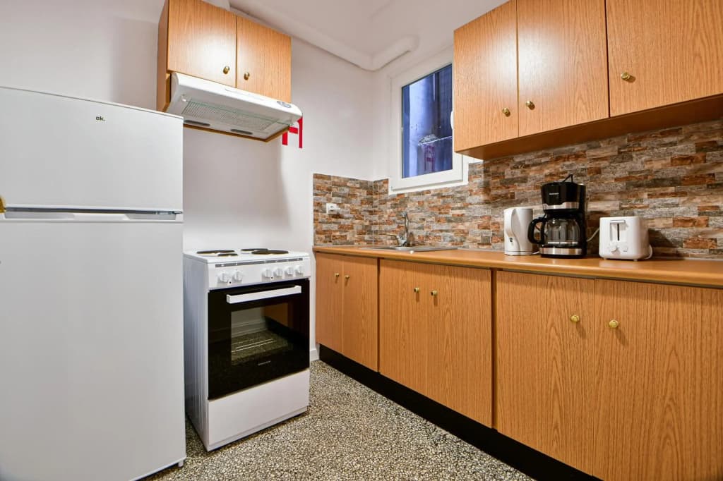 Thiras Lovely Apartment - photo 13