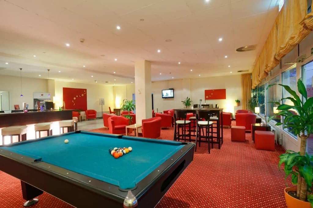 Premier Inn Berlin City Süd - photo 21