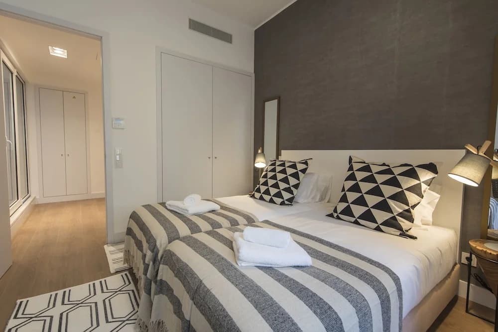 High Ceiling Duplex Apt Cais do Sodre - photo 3
