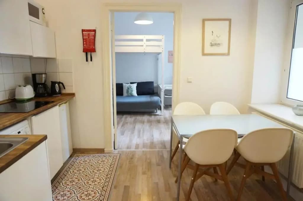 Cozy studio in Friedrichshain, 4 quiet guests only - photo 18