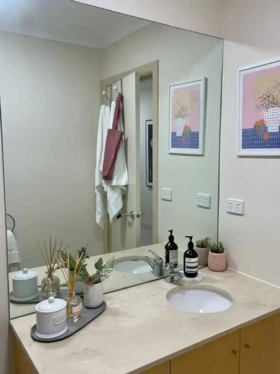 Morgan Place Central Melbourne CBD Apartment on Flinders Lane Late Check-out Complimentary Welcome Hamper - photo 8
