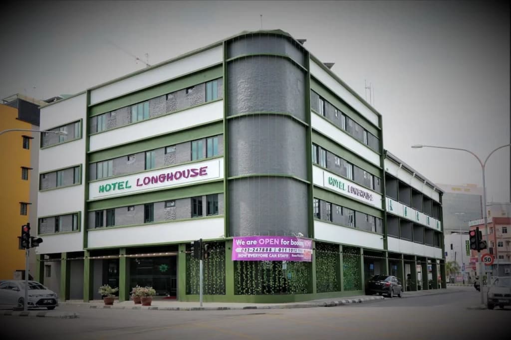 Hotel Longhouse - main photo