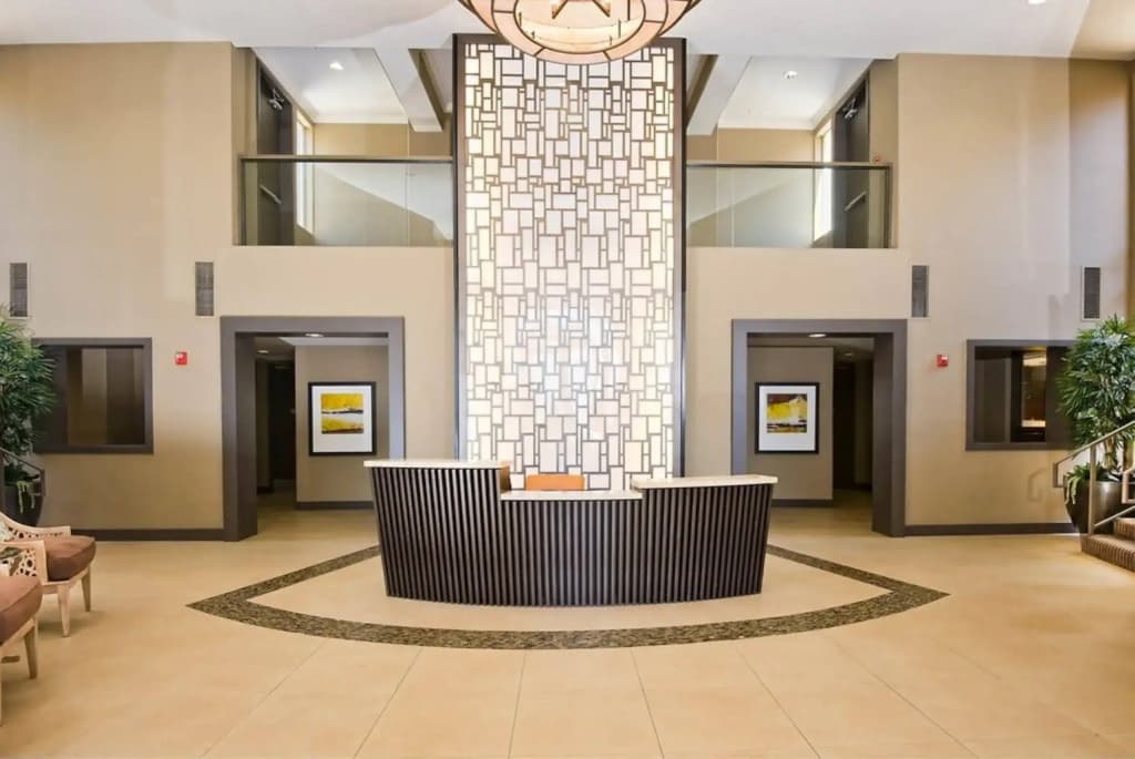 Global Luxury Suites at Lincoln Blvd - photo 2
