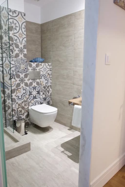 Elegant 2BD Apartment - photo 8