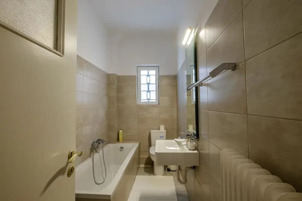 Olala Kolonaki Chic & Spacious 3BR Flat w/ balcony - photo 7