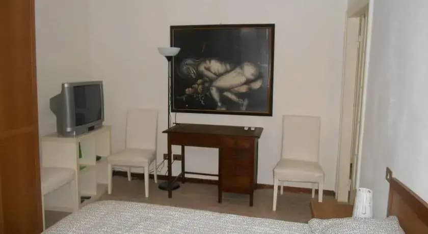 Monti V. House - photo 3