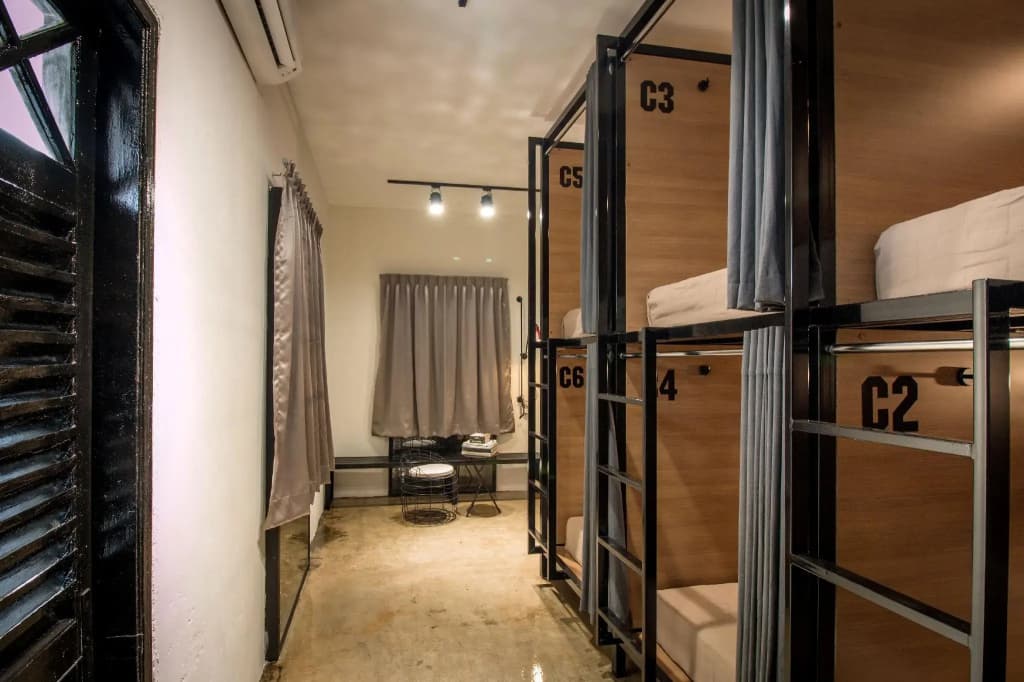 The Brownstone Hostel & Space - photo 3