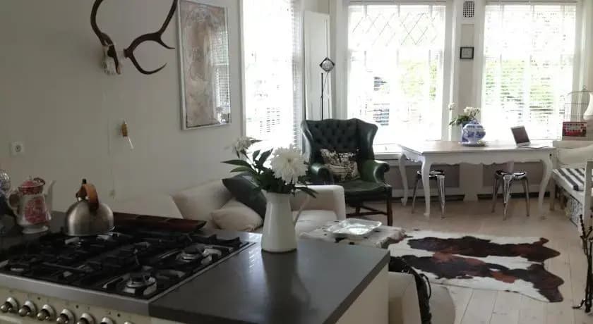 Luxury Canal View Design Apartment - photo 7