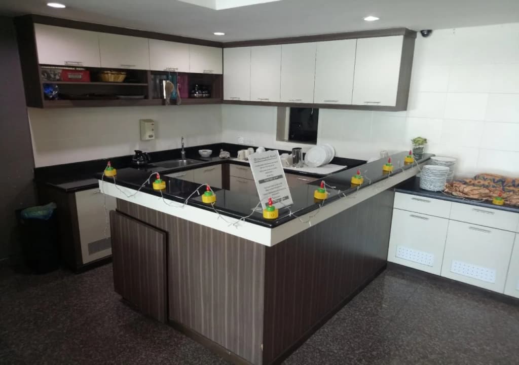 Royal Queenspark Hotel - photo 18