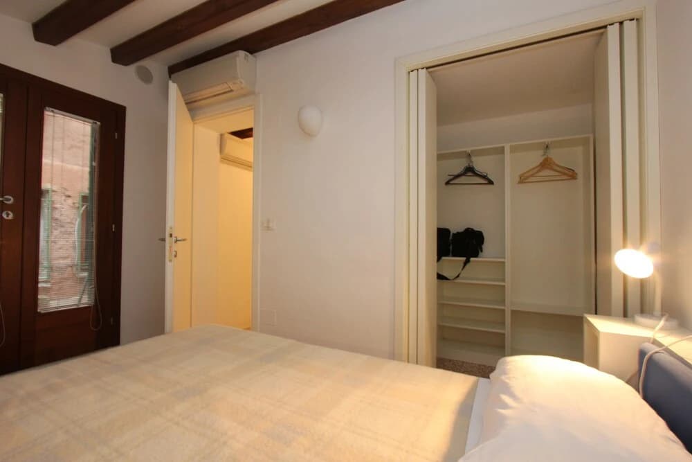 City Apartments - Gregory - photo 4