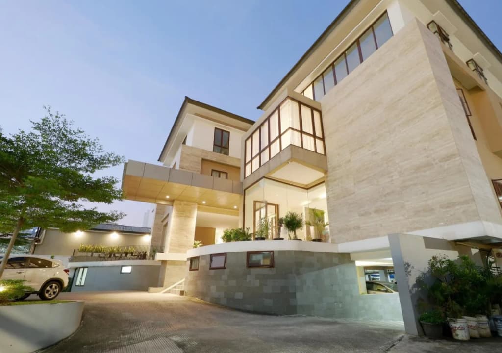 Plaza 54 Residence - photo 1