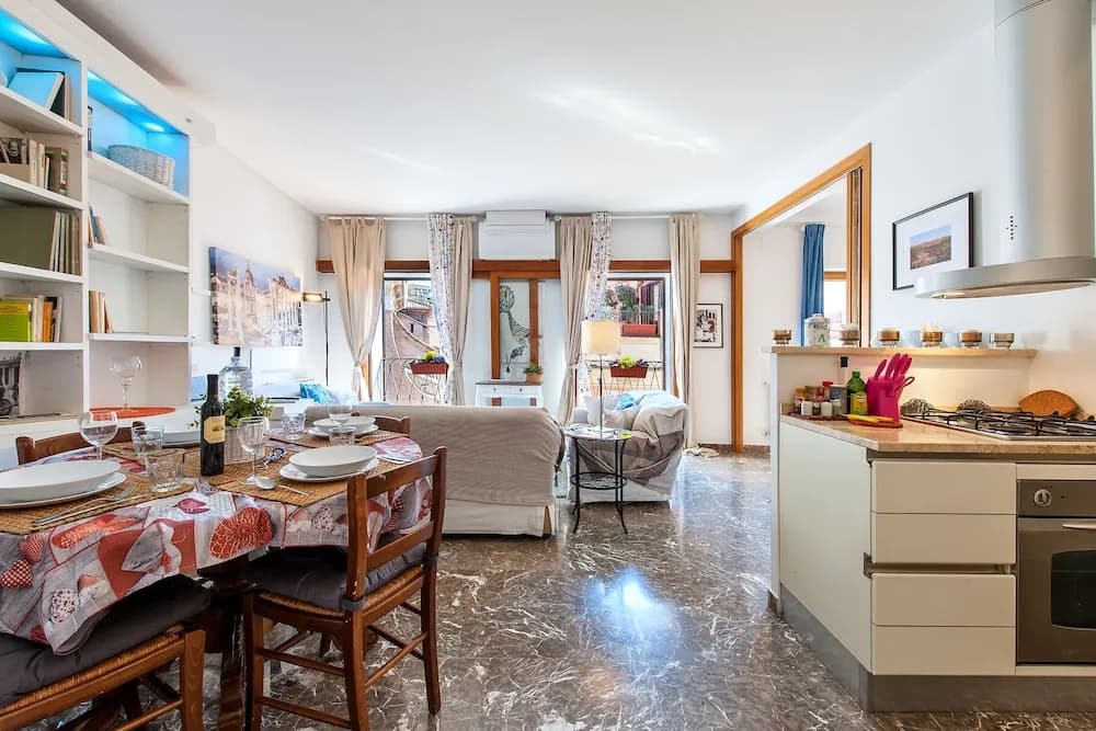 Spanish Steps Apartment - photo 16