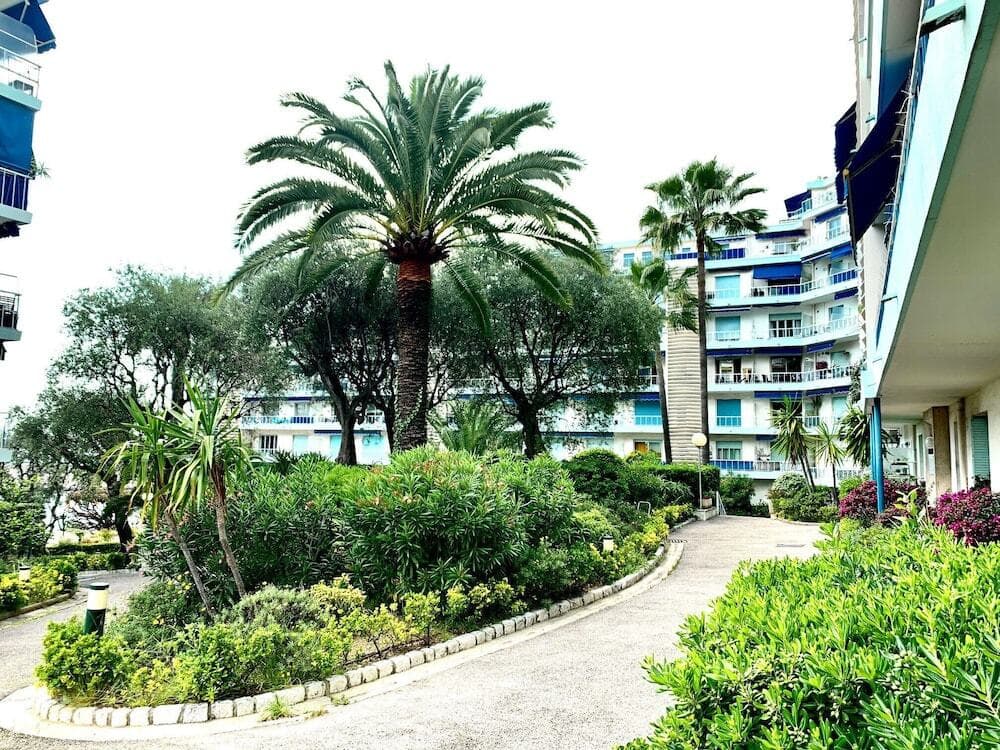 Apart Hotel Riviera - Old Port - Place du Pin - photo 14
