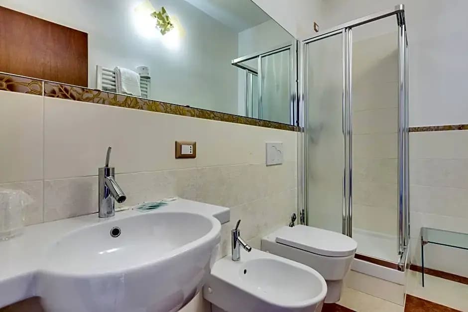 Hotel At Leonard - photo 7
