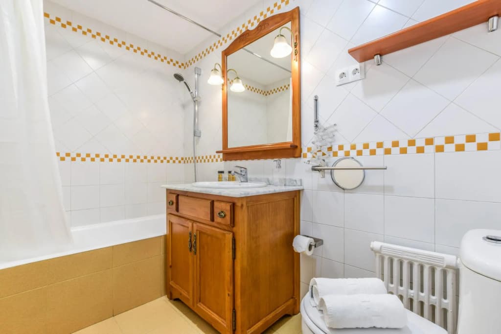 Alcalá I in Madrid with 3 bedrooms and 2 bathrooms - photo 10