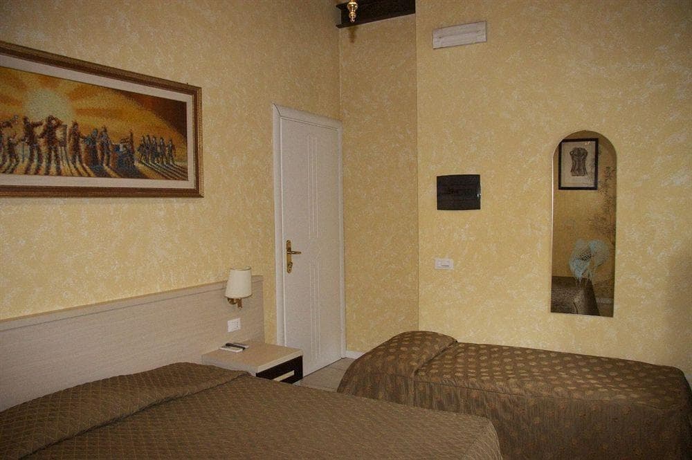 Daniels Inn - photo 8
