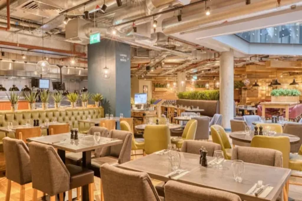 Premier Inn London Paddington - Paddington Basin - photo 19
