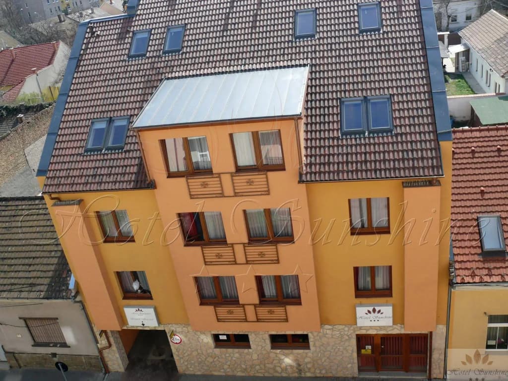 Sunshine Hotel - Budapest - photo 1