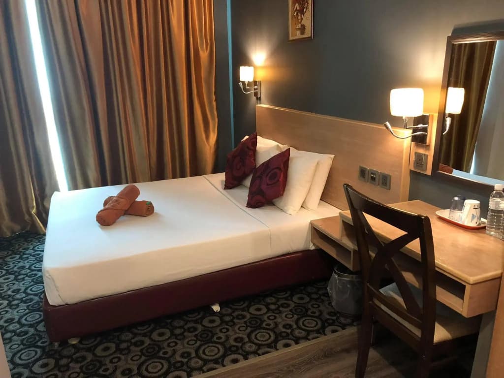 The Room Hotel - photo 4