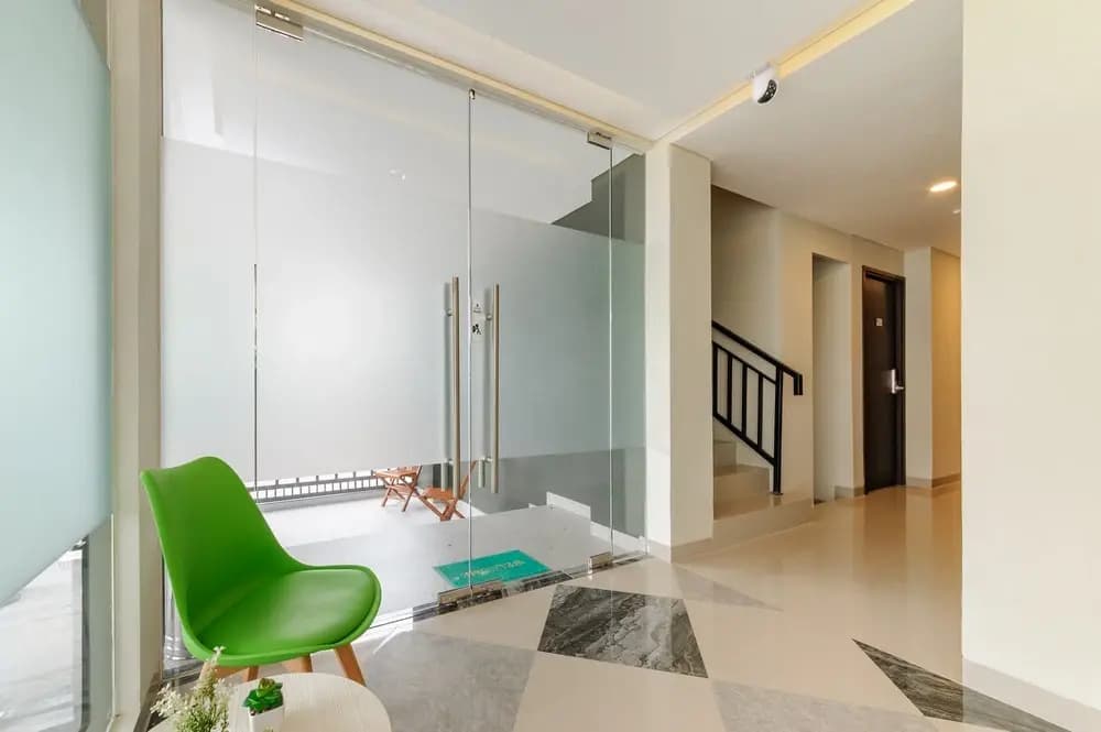Urbanview Greenville Jakarta - photo 8