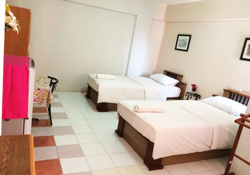 Thanapa Mansion - Hostel - photo 11