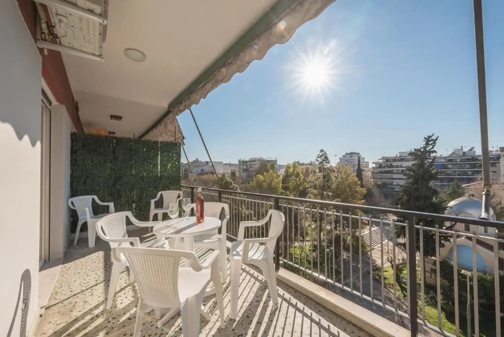 Superb Acropolis view 3bd apt in historical center - photo 12