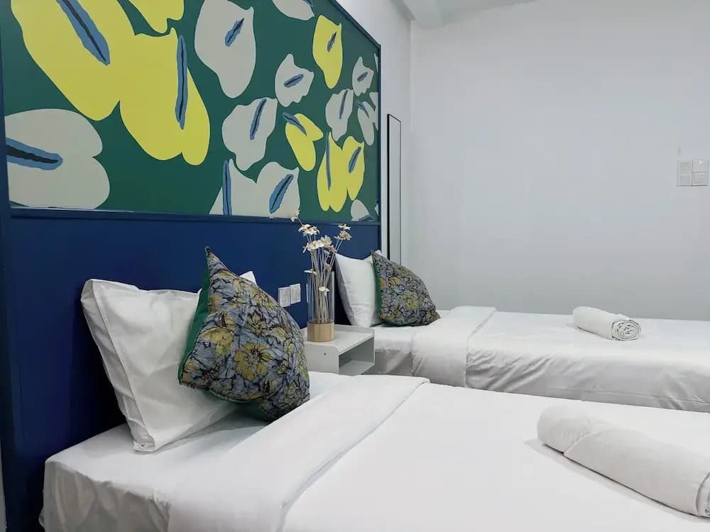 Traveller Ark Hotel & Bunks - photo 12
