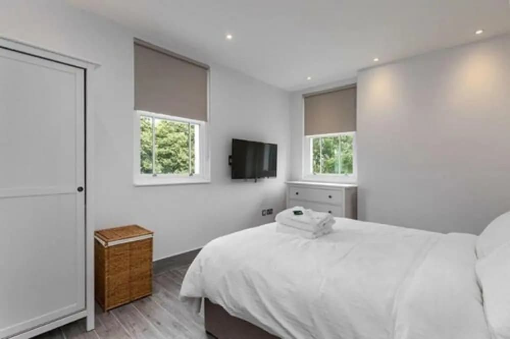 The Lion Gate Apartments - photo 5
