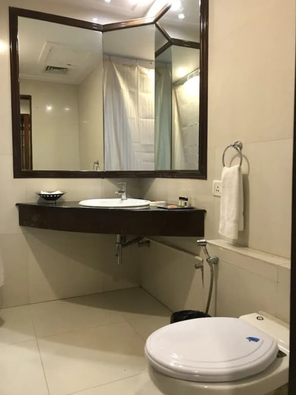 Claremont KNY Hotel - photo 10