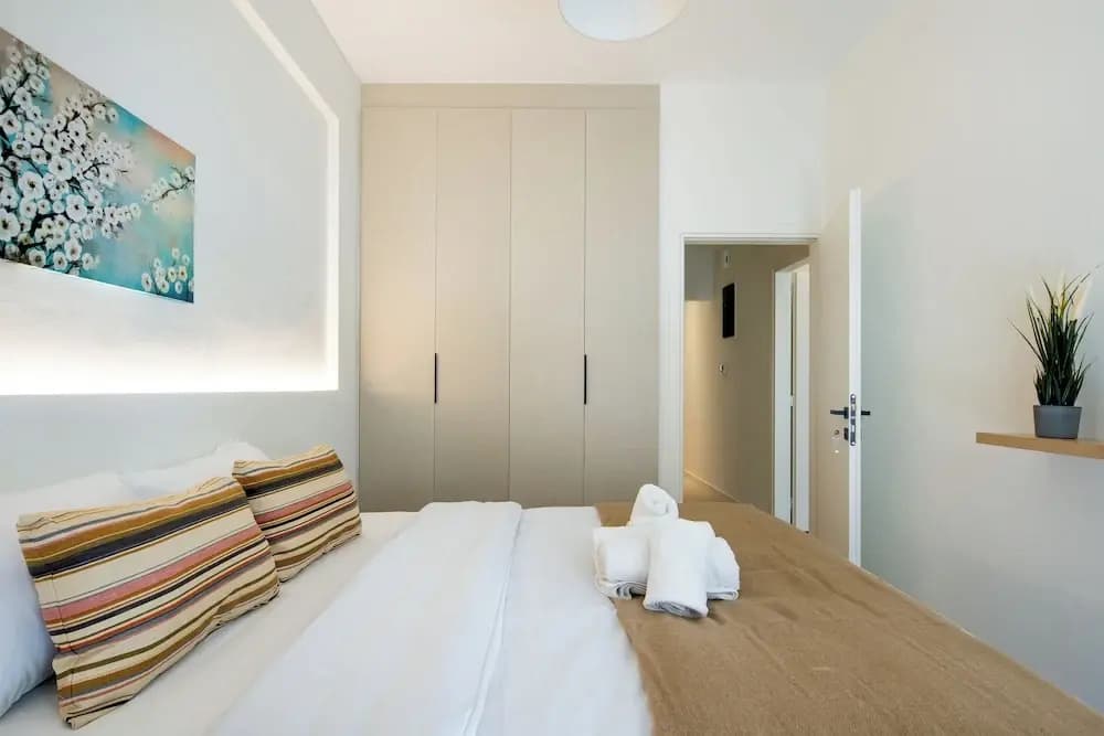 Mystique 2-Bedroom Apartment in Athens - photo 2