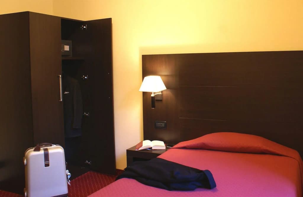 Hotel Versailles - photo 17