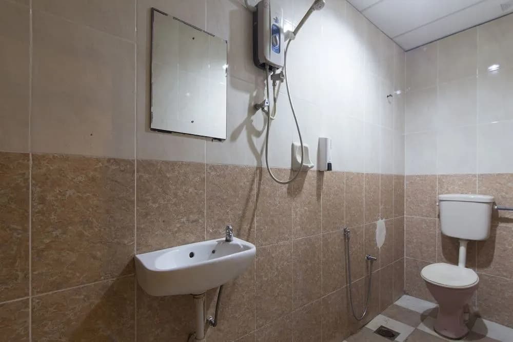 Oyo 89463 Sp Hotel - photo 8