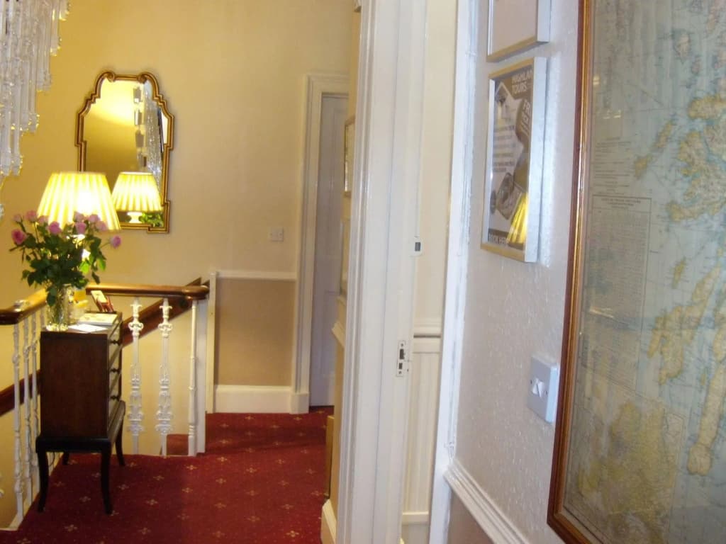 Sonas Guesthouse - photo 3