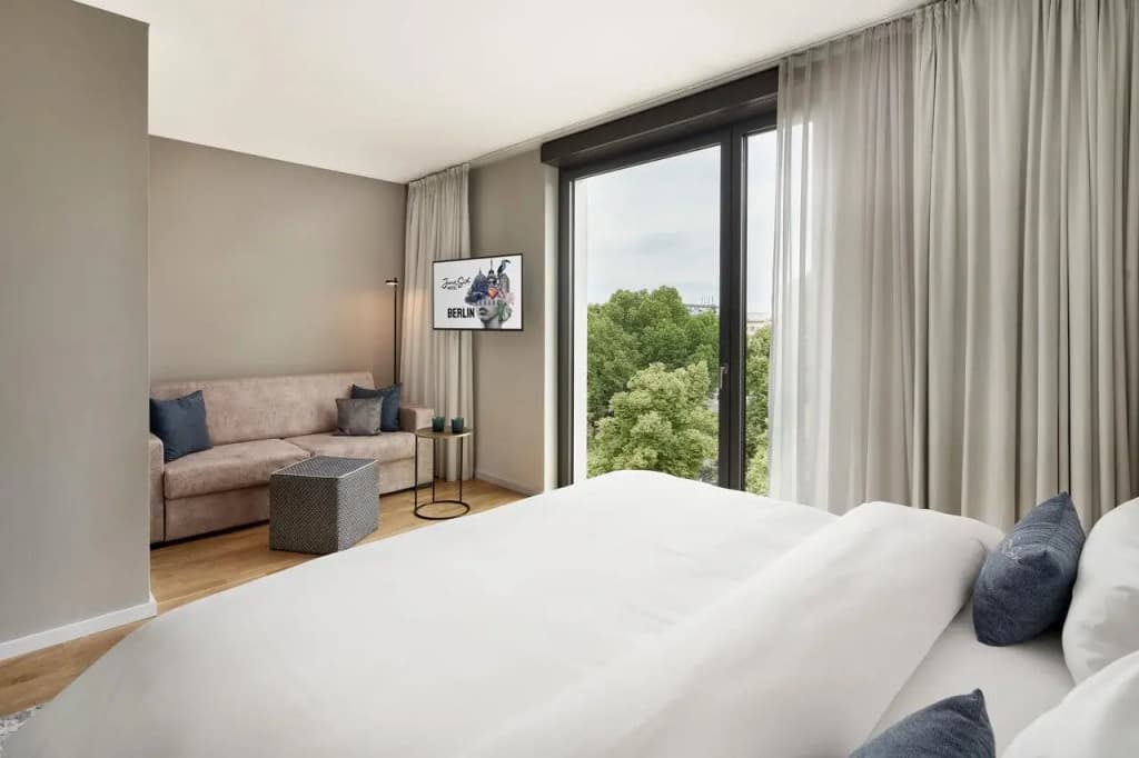 June Six Hotel Berlin City West - photo 5