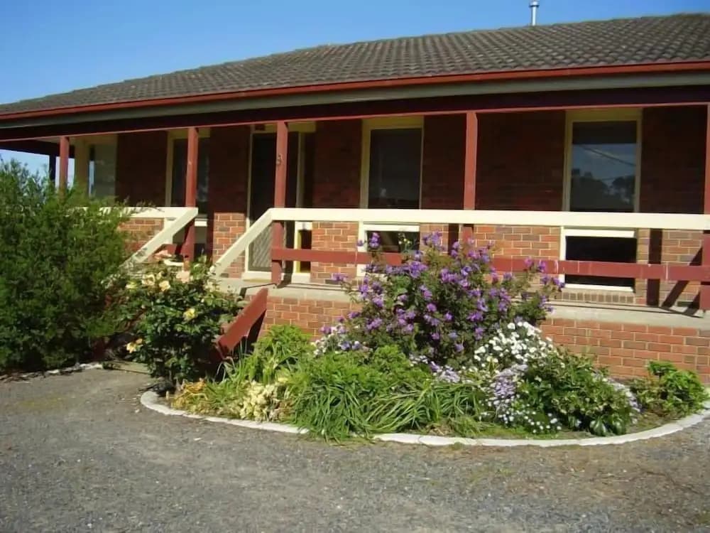 Yarra Glen Racecourse Apartments - photo 27