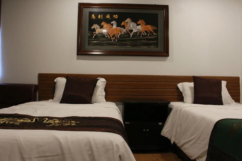 Longzhu Guesthouse - photo 7