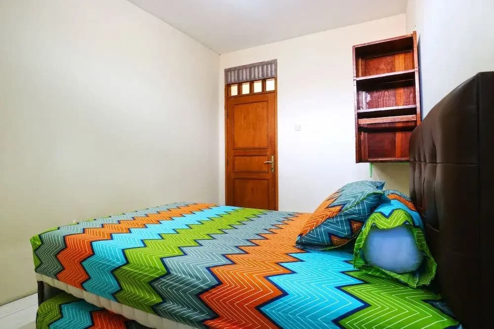 Premium Senen Guesthouse - Female Only - photo 4