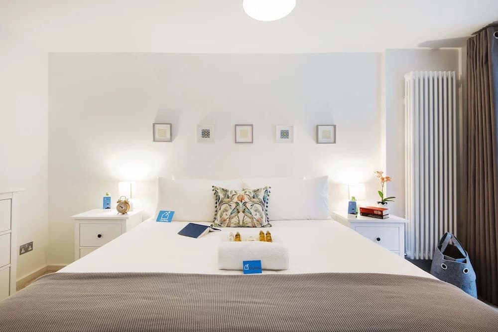 The Earl's Court Square Garden Apartment - ALBS - photo 16