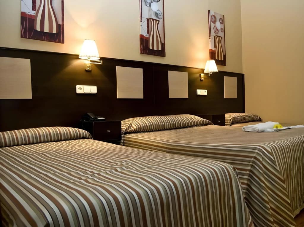 Hostal Cervelo - photo 4