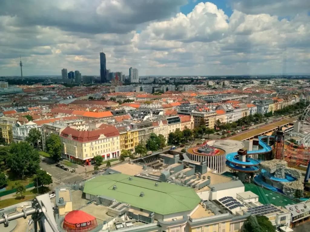 3 STOPS from the City Center! - photo 9