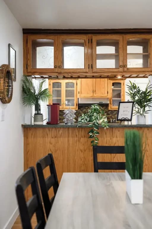 Spacious 4BR House Free Parking w Backyard BBQ - photo 20