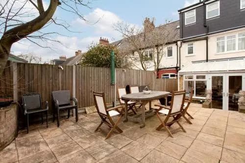 Edencourt Apartment - photo 8