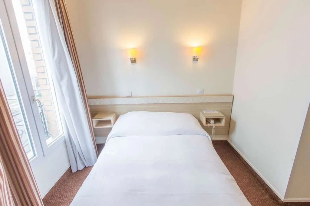 Hotel Lilas Gambetta - photo 27