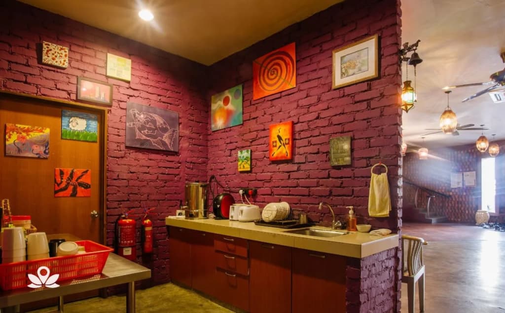 The Explorers Guesthouse and Hostel - photo 21