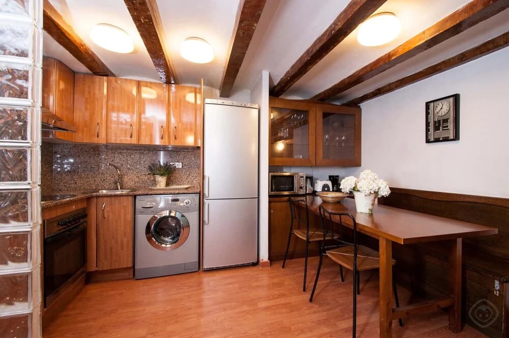 Rustic Poble Sec Apartment - photo 15