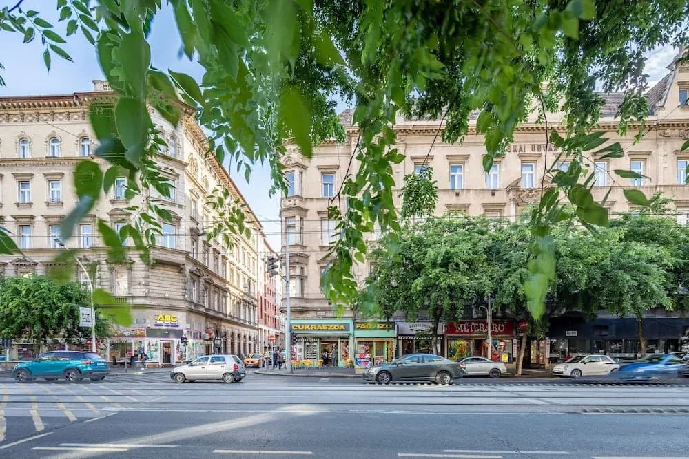 Central Luxury Apartment - main photo