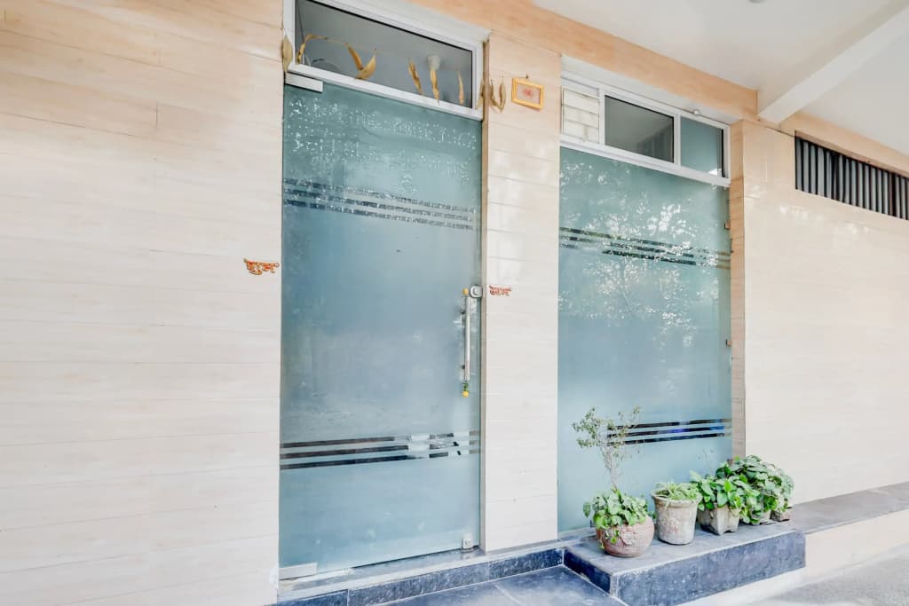 Super Hotel O Sector 25 Near Iskcon Temple Formerly Hotel Amazing House - photo 17