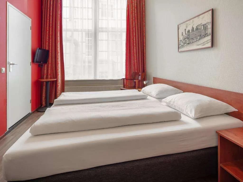 A-Train Hotel - photo 46