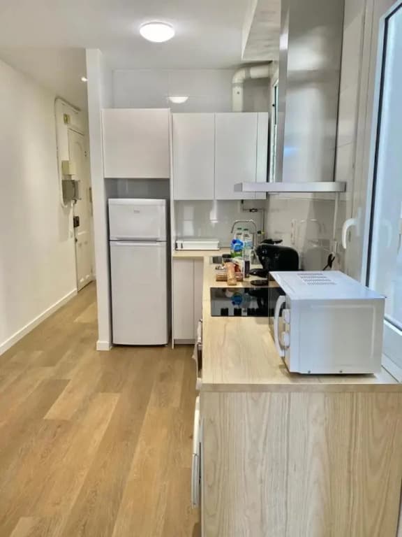 2 Bdr Eixample Apartment - photo 11