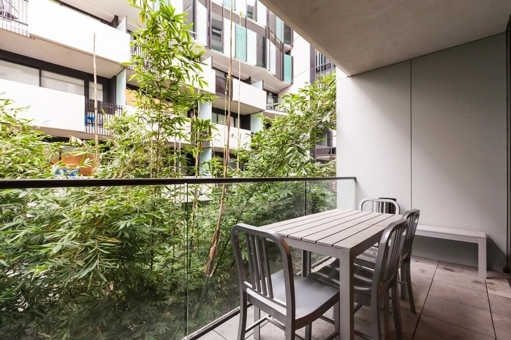 ZACH, 1BDR St.Kilda Apartment - photo 8